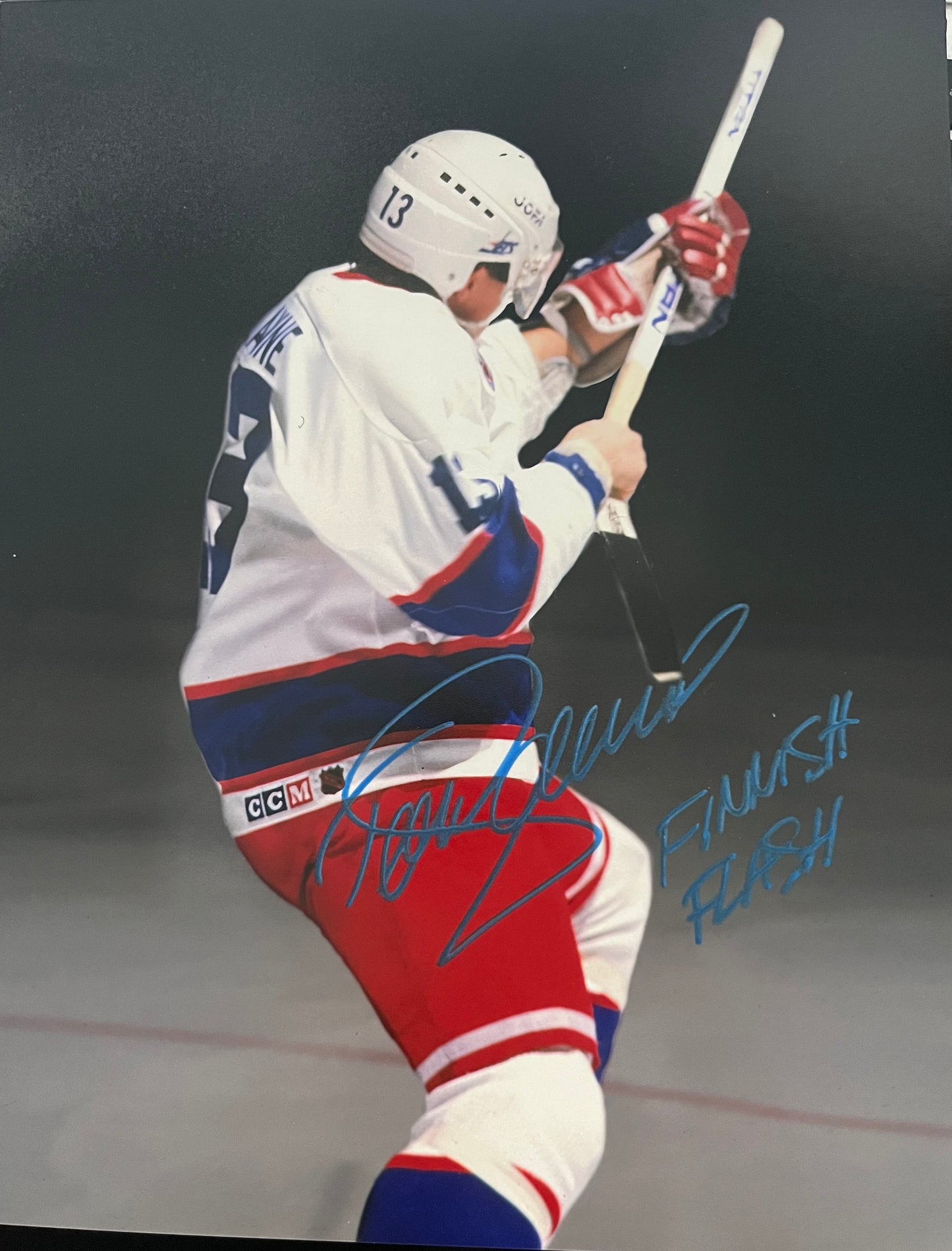 TEEMU SELANNE SIGNED 8x10 with Finnish Flash inscription