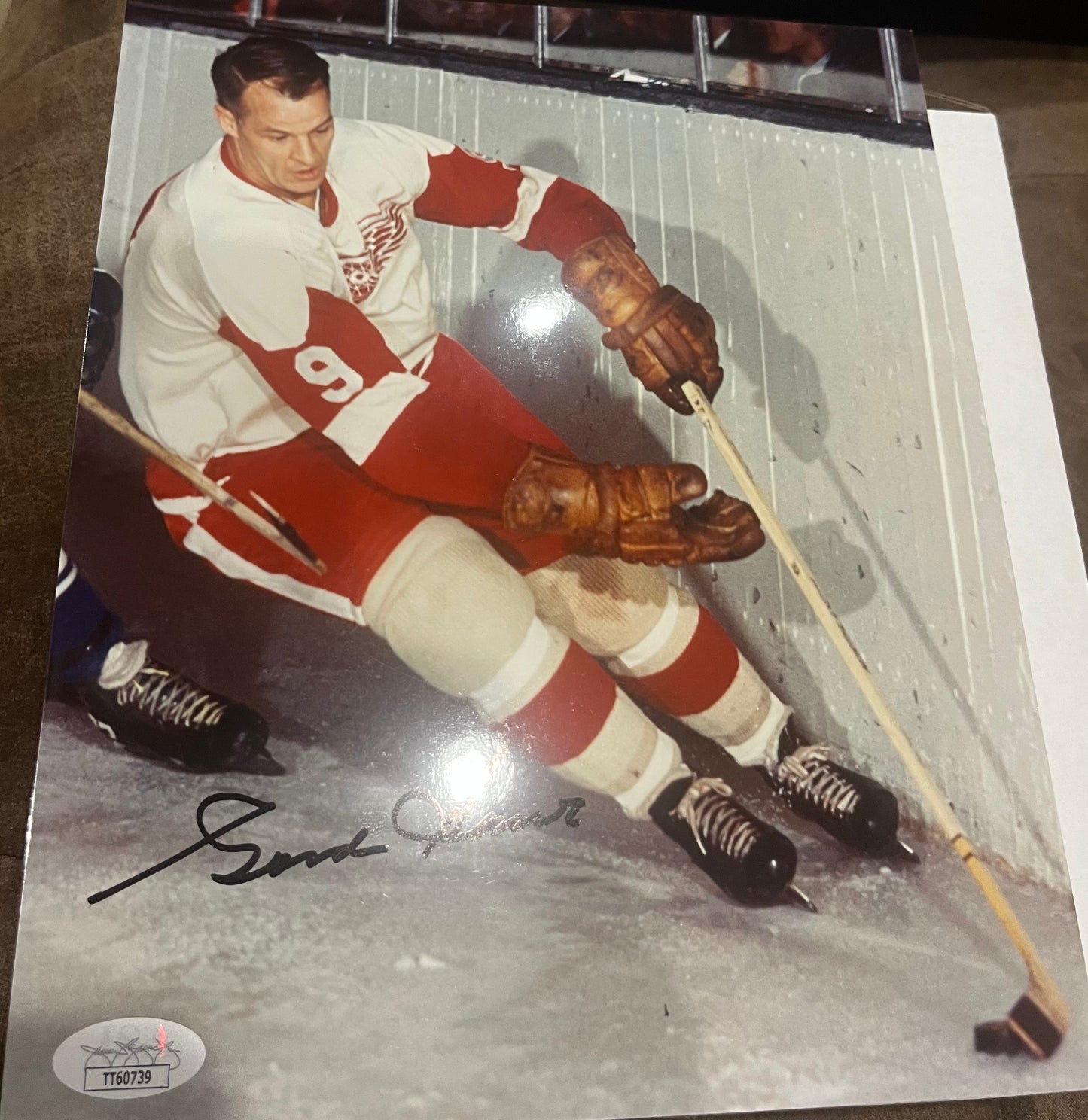 Gordie Howe Signed 8x10 Red WIngs deceased HOF