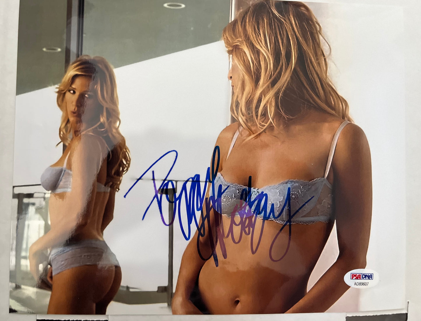 POPPY MONTGOMRY SIGNED 8X10 PSA/DNA