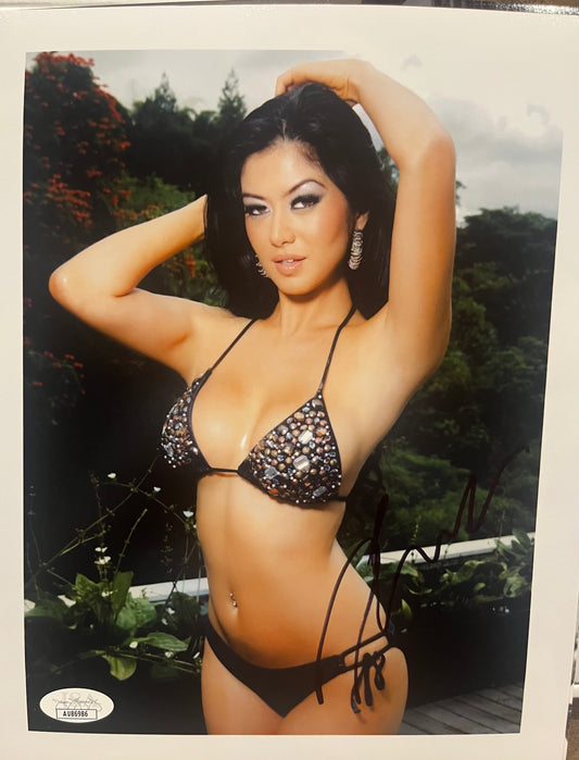 Kim Lee signed 8x10 JSA model