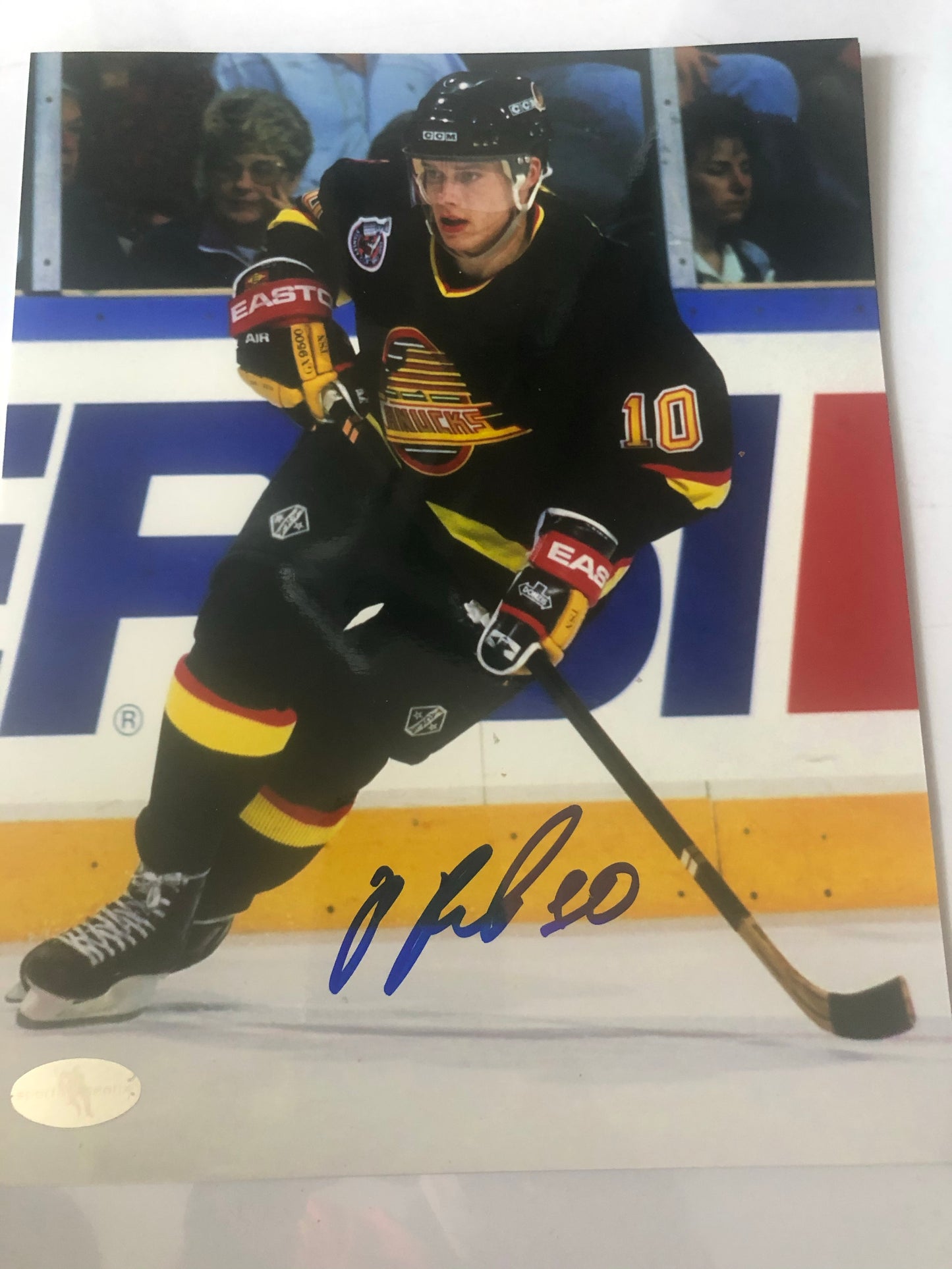 Canucks HOF Pavel Bure signed 8x10
