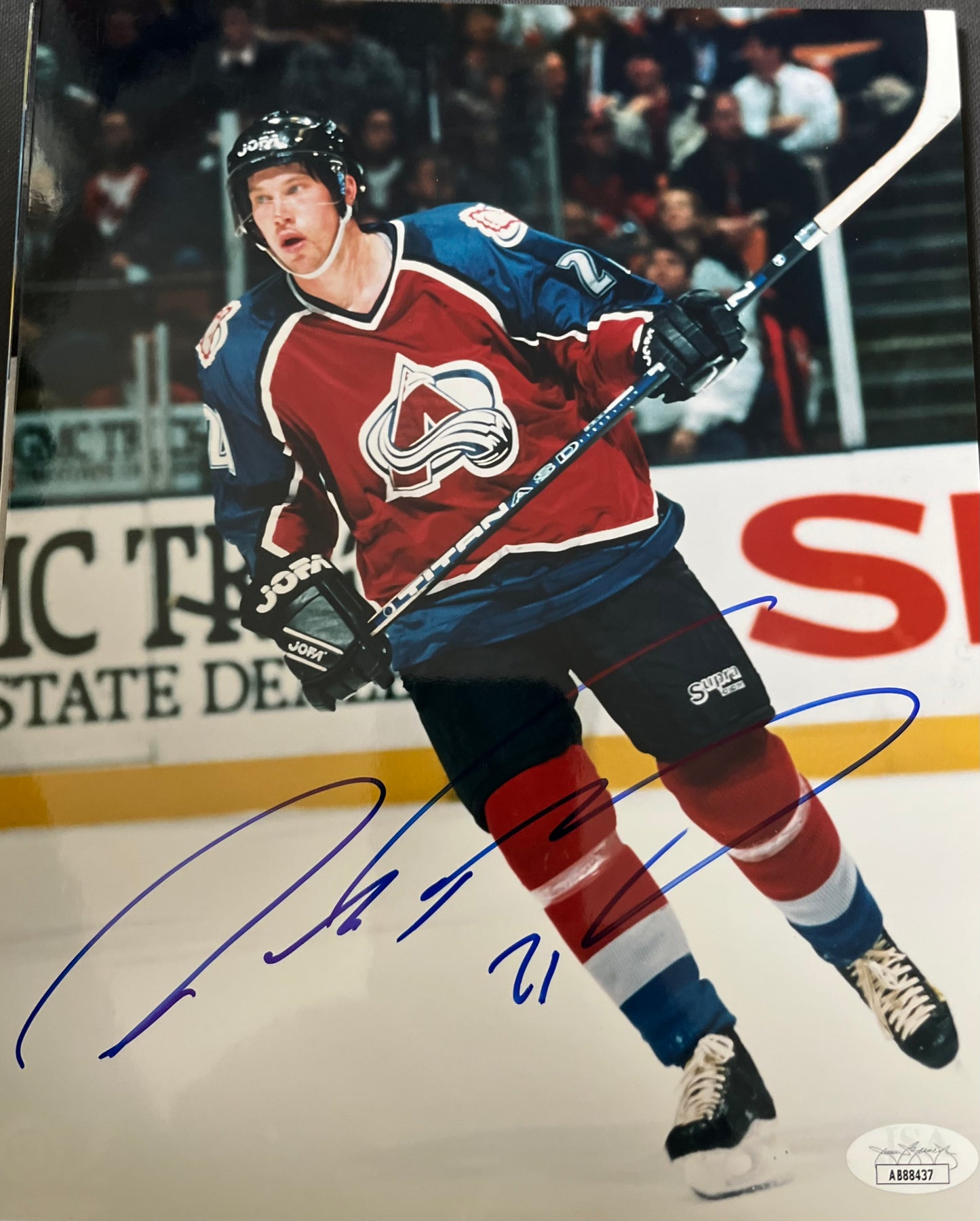 Colorado Avalanche Peter Forsberg signed 8x10