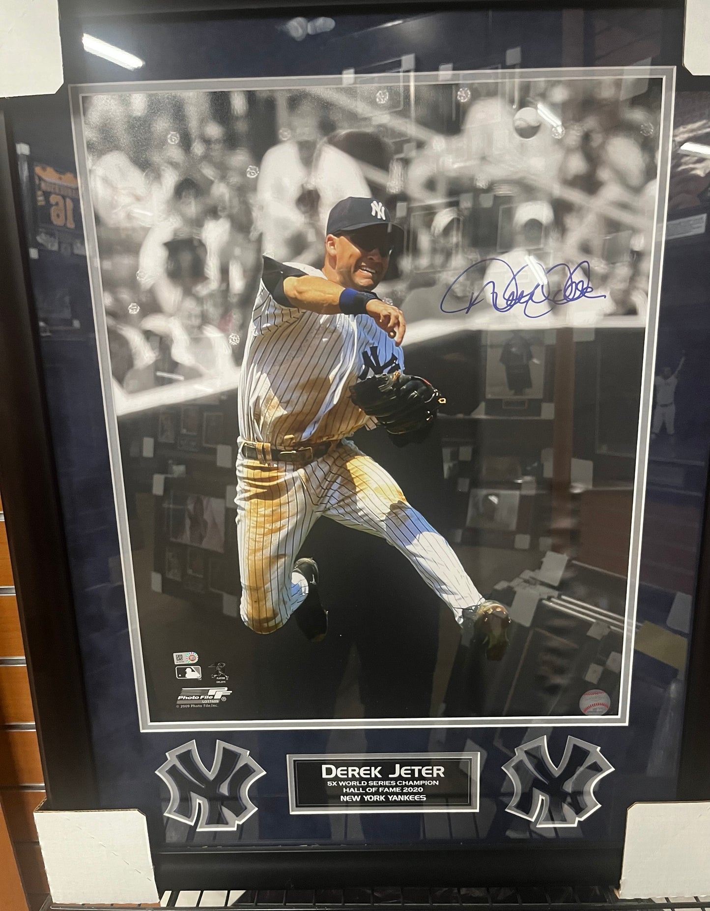New York Yankees HOF Derek Jeter signed 16x20 custom framed