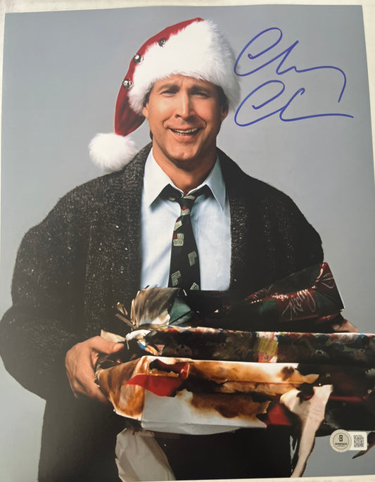 CHEVY CHASE SIGNED 11X14 CHRISTMAS VACATION W/BECKETT