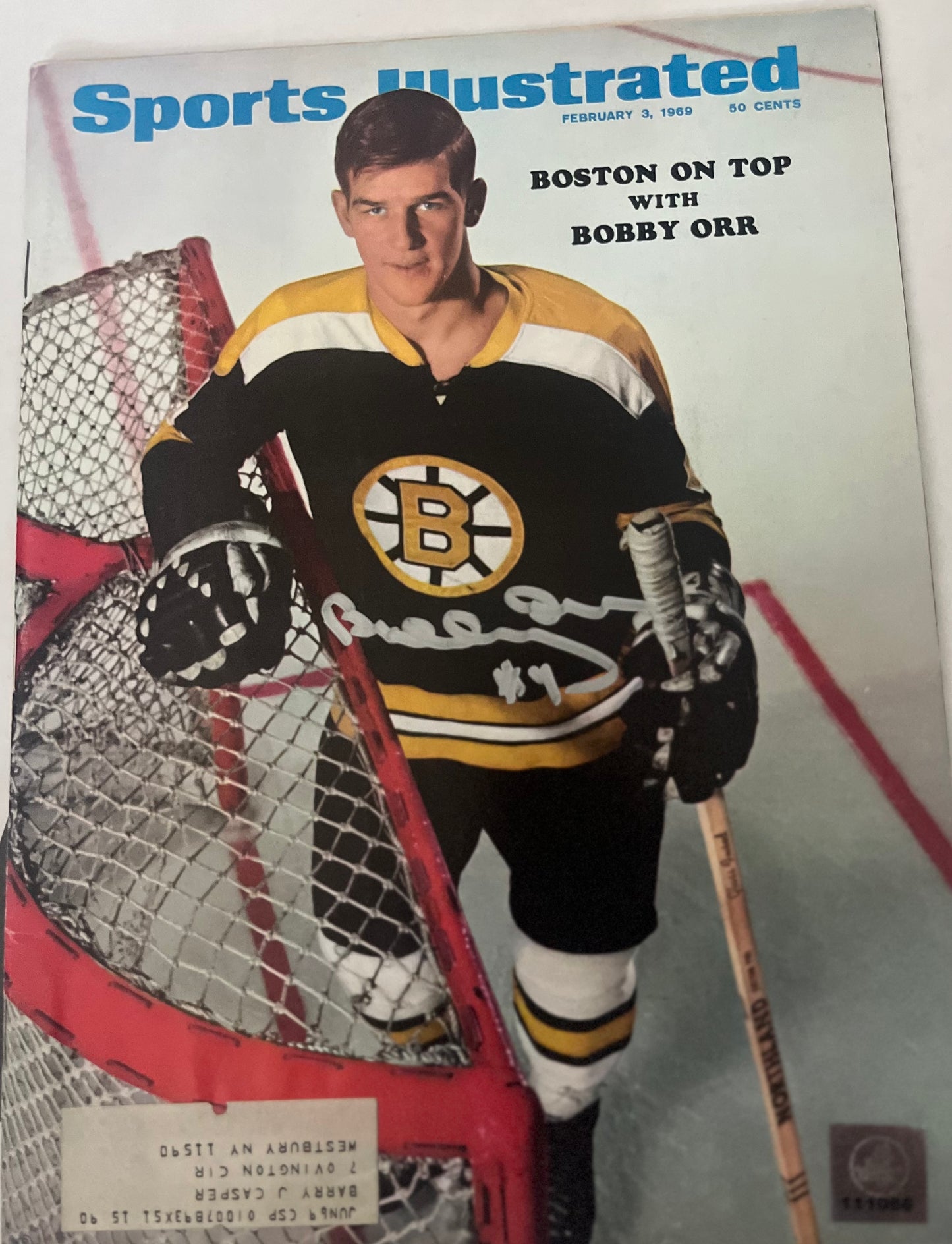 BOBBY ORR SIGNED 1970 SPORTS ILLUSTRATED W/GNR CERT