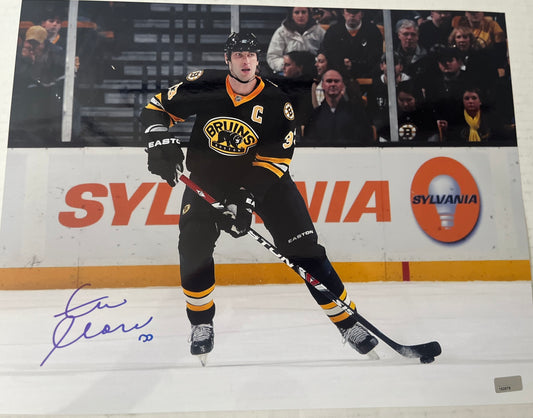 ZDENO CHARA SIGNED 11X14 WITH NEP CERT  BOSTON BRUINS