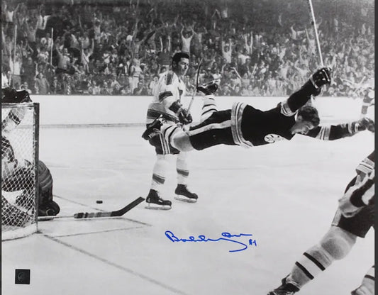 BOBBY ORR PRIVATE SIGNING LARGE FLAT