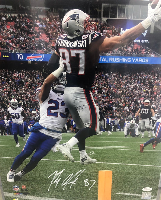 Rob Gronkowski signed 16x20  "1 handed catch" with JSA Witness