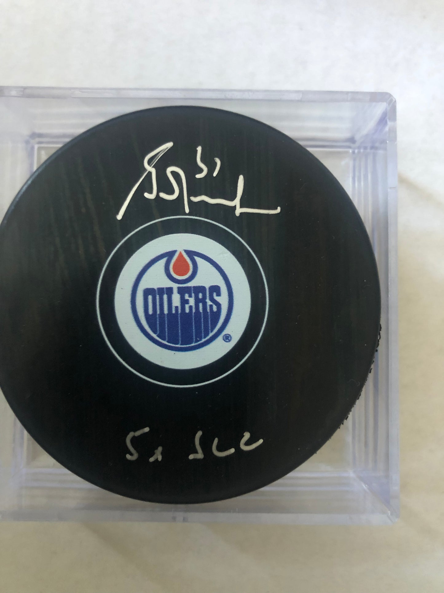 Bruins Gerry Cheevers signed puck w/HOF 85 inscription    Cheevers hologram