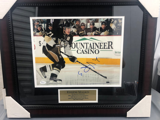 Penguins Evgeni Malkin signed and framed 11x14 with JSA Certification