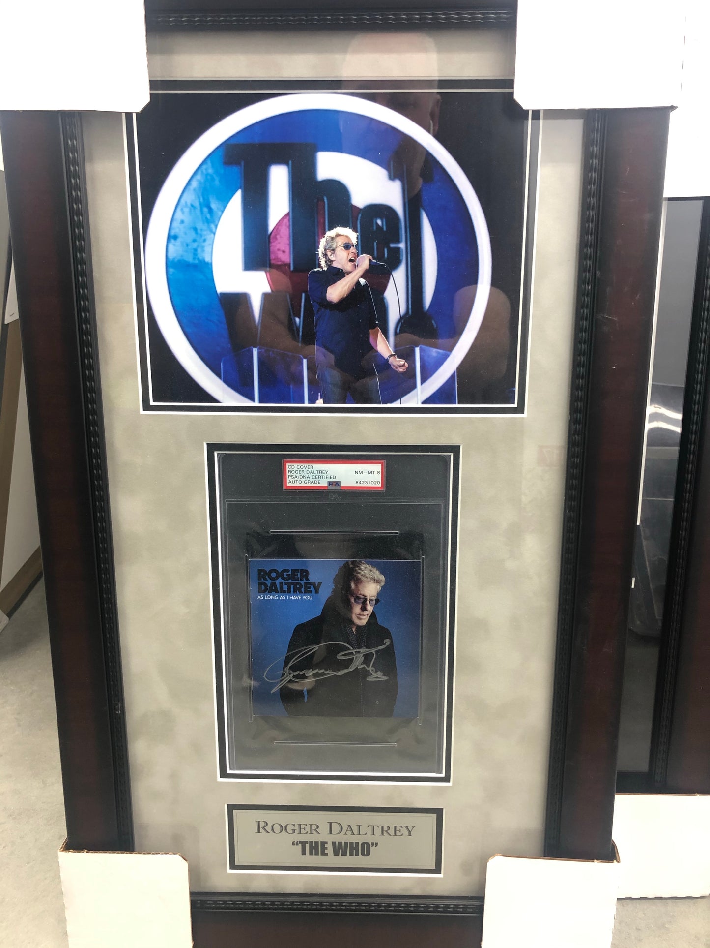 THE WHO Roger Daltrey signed and framed signed graded slab by PSA