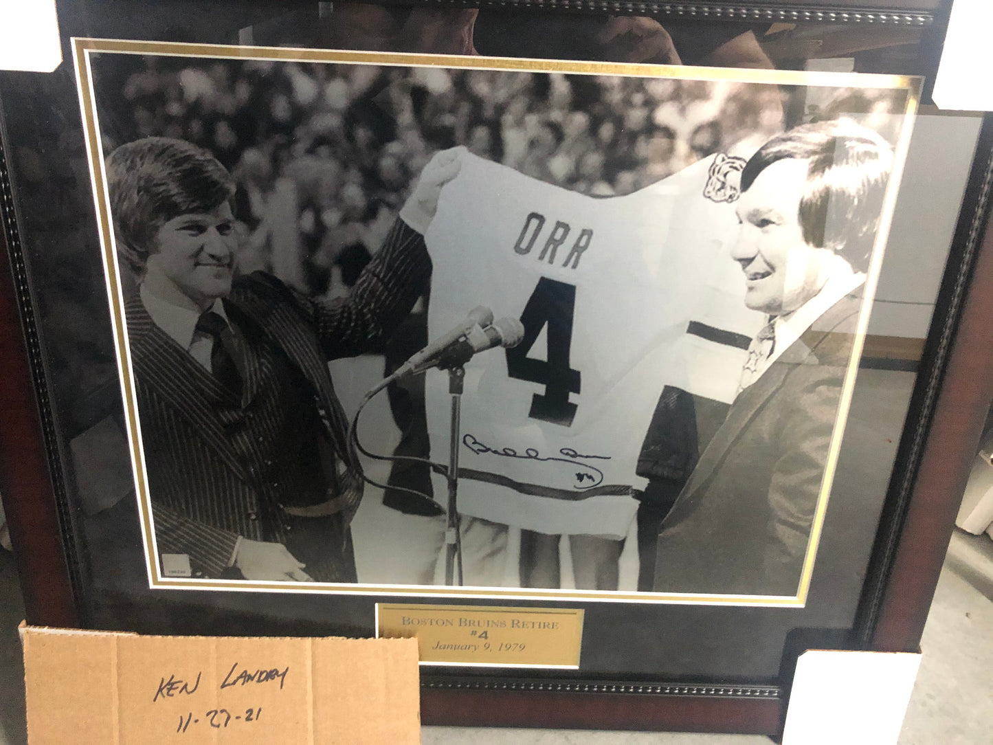 Bobby Orr signed and framed 16x20 metal plate with GNR Cert   Retirement Night